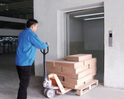 Thang máy tải hàng 01